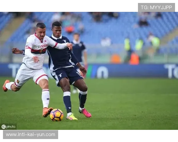 热那亚锋线依赖老将,进攻办法相对单一。 热那亚锋线依赖老将,进攻办法相对单一。